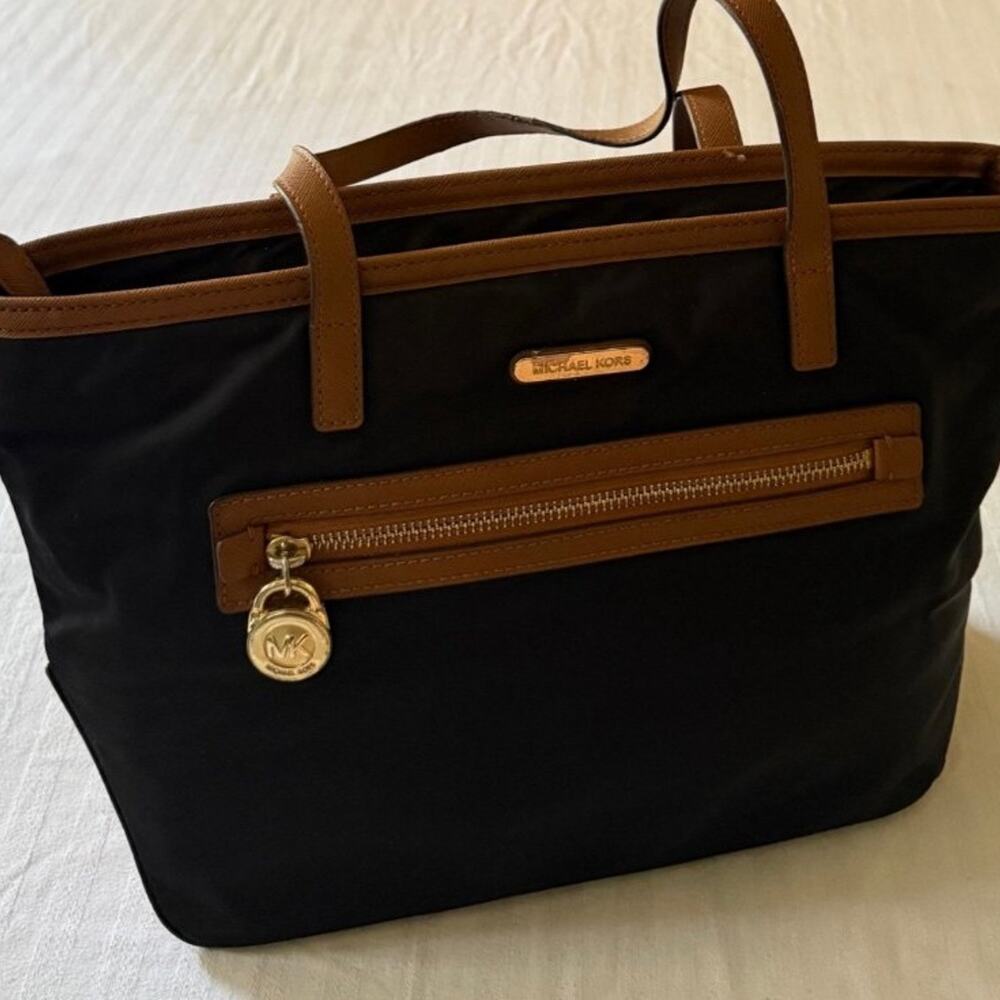 MK Kempton shoulder bag